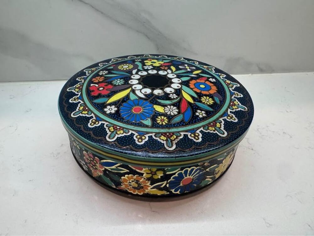 Vintage Daher 8” Round Metal Mosaic Floral Decor Storage Tin Made in England